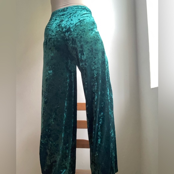 Green Crushed Velvet Palazzo Pants, Forever 21 - Picture 7 of 12